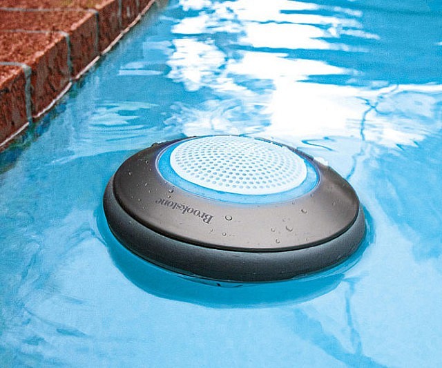 waterproof floating bluetooth speaker 640x533