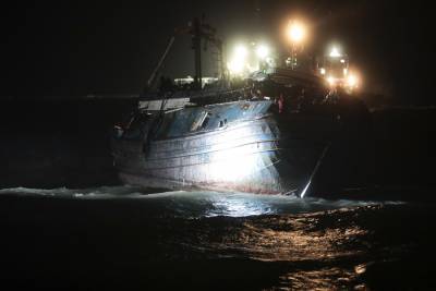 Πλοίο υποστήριξης εξεδρών της Energean συμμετείχε στη διάσωση 400 μεταναστών