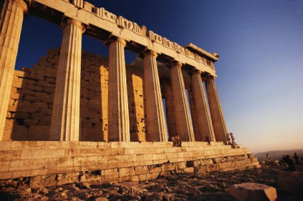 Η παγκόσμια ανάπτυξη βοηθά και την Ελλάδα