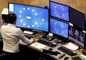 Αναθάρρησαν οι ευρωαγορές από την απόρριψη του άτακτου Brexit