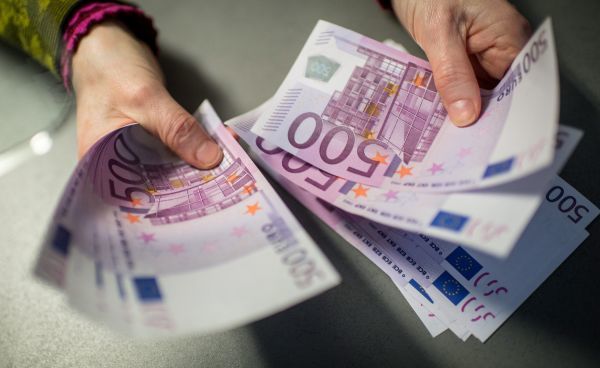 Ανακοινώθηκε! Σταματάει η έκδοση του χαρτονομίσματος των 500 ευρώ