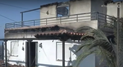 Τουλάχιστον 40 σπίτια κάηκαν ολοσχερώς στο Λουτράκι