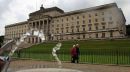 Οργή πολιτών για τους μισθούς βουλευτών στη Β. Ιρλανδία