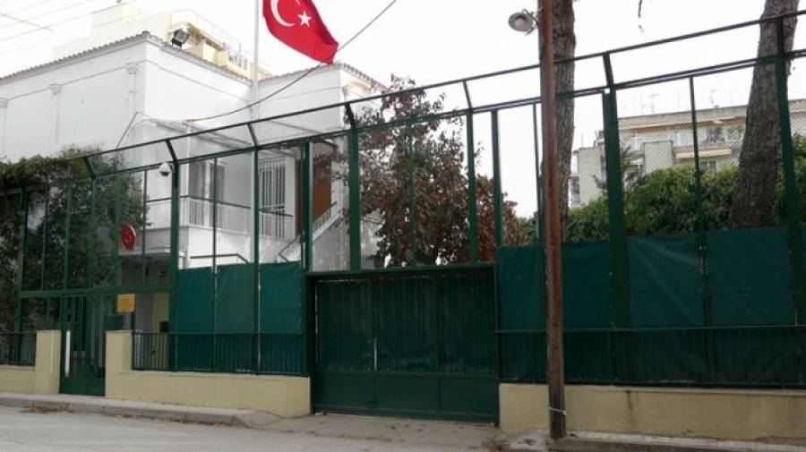Επίθεση με μολότοφ κοντά στο τουρκικό προξενείο στην Θεσσαλονίκη