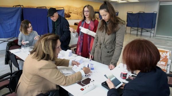 Ψήφισαν Γεννηματά και Ανδρουλάκης: Τα μηνύματά τους-Ικανοποιητική συμμετοχή