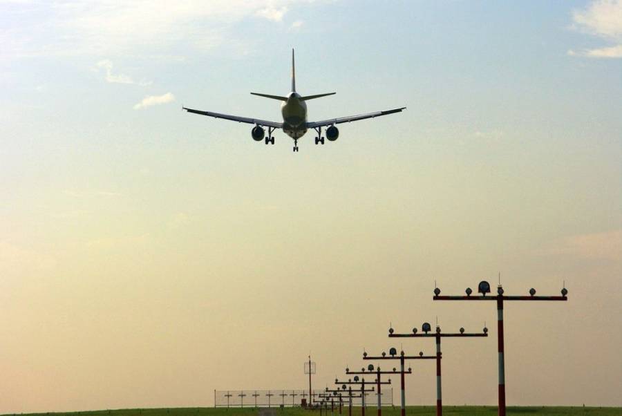 Έρχεται το τέλος των φθηνών αεροπορικών εισιτηρίων;