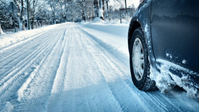 Υπ. Μεταφορών: Οδηγίες για οδήγηση σε χιόνι και πάγο (video)
