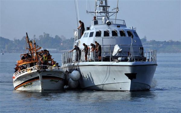 Κρήτη: Εντοπίστηκε το σκάφος με τους πρόσφυγες που αγνοείτο