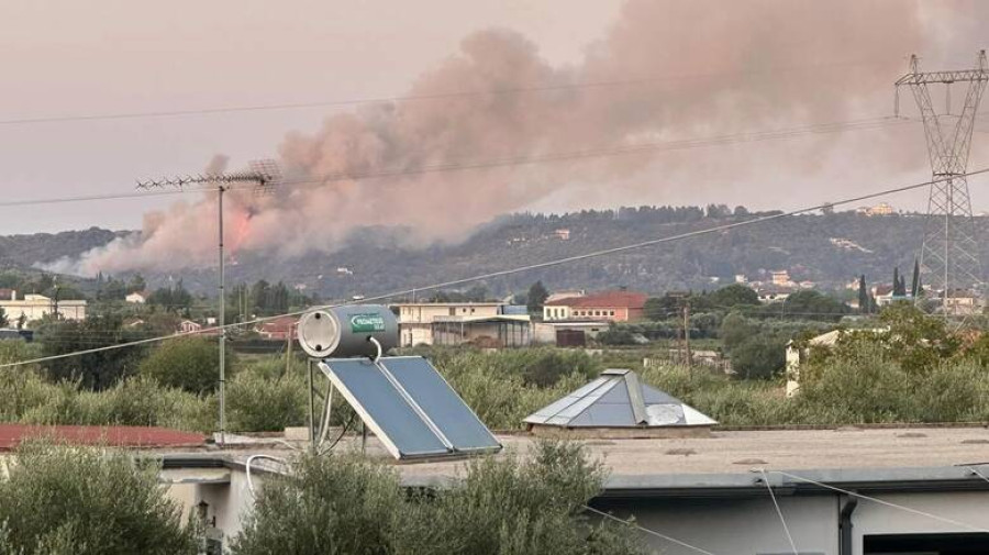 Φωτιά στη Ζάκυνθο: Σε επιφυλακή η Πυροσβεστική λόγω αναζωπυρώσεων