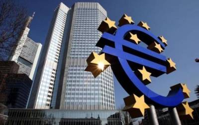 «Τρέχει» να προλάβει υποβαθμίσεις κρατών - μελών η ΕΚΤ