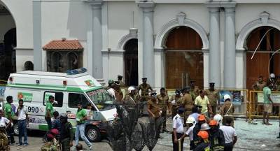 Καταδίκασαν τις επιθέσεις στη Σρι Λάνκα Γιούνκερ και Μέι