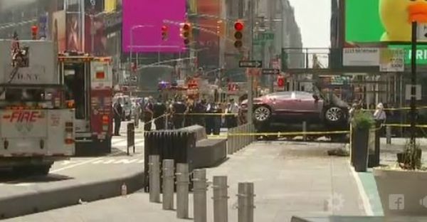 Νέα Υόρκη: Αυτοκίνητο παρέσυρε πεζούς στην Times Square- Ένας νεκρός
