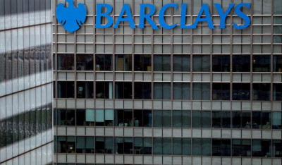 Barclays: Ετοιμάζεται για περικοπές θέσεων εργασίας στις επενδυτικές τράπεζες