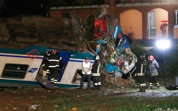 Ιταλία: Σφοδρή σύγκρουση τρένου με φορτηγό