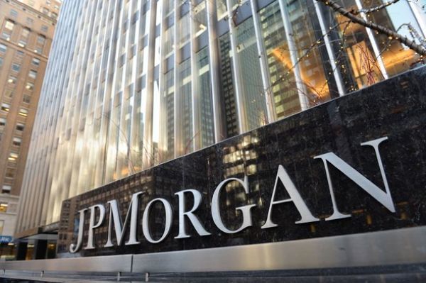 JPMorgan: Αν νικήσει η Λεπέν, θα χρειαστούμε τα...εγχειρίδια του 2011