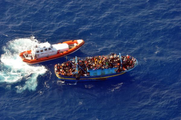 Νέα τραγωδία με εκατοντάδες νεκρούς μετανάστες στη Μεσόγειο