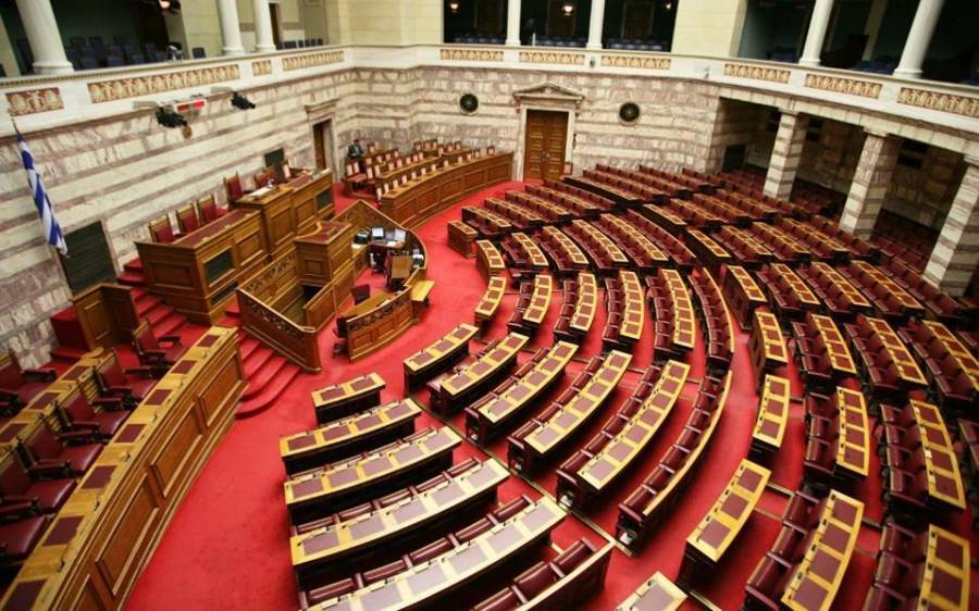 Βουλή: Ψηφίστηκε το νομοσχέδιο για την πάταξη του λαθρεμπορίου