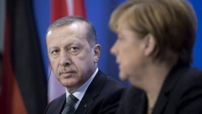 Ερντογάν: Η Τουρκία δεν θα εγκαταλείψει τον Σάρατζ