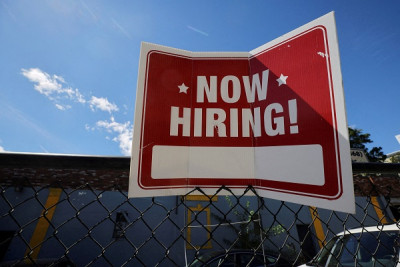 ΗΠΑ: Αύξηση 199 χιλ. θέσεων εργασίας-Μειώθηκε στο 3,7% η ανεργία