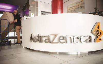 ΕΕ- AstraZeneca: Συμφωνία για αγορά 300 εκατ. δόσεων εμβολίου
