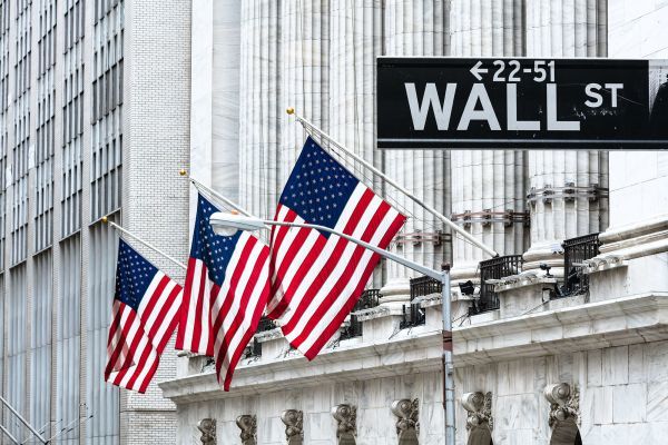 Wall Street: Οι πιέσεις θέτουν σε κίνδυνο τα εβδομαδιαία κέρδη