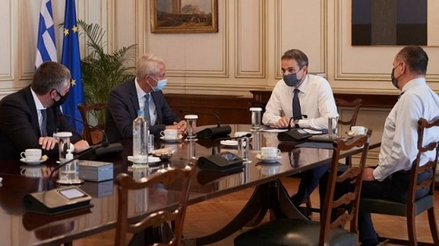 Mε στελέχη της Fraport συναντήθηκε ο πρωθυπουργός στο Μαξίμου