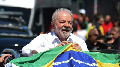 Νέος πρόεδρος της Βραζιλίας ο Λούλα- Επικράτησε οριακά του Μπολσονάρου