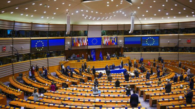 Ευρωκοινοβούλιο: «Συνομιλίες» με το Ευρωπαϊκό Συμβούλιο για το ξέπλυμα χρήματος!