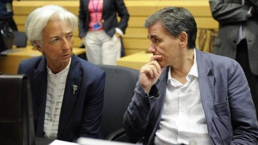 Στην πολιτική ζυγαριά δεσμεύσεις μεσοπρόθεσμου και έναρξη αποχώρησης του ΔΝΤ