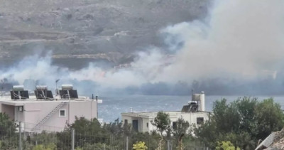 Χανιά: Μεγάλη φωτιά στον Ναύσταθμο της Σούδας- Εκκενώθηκε ο οικισμός