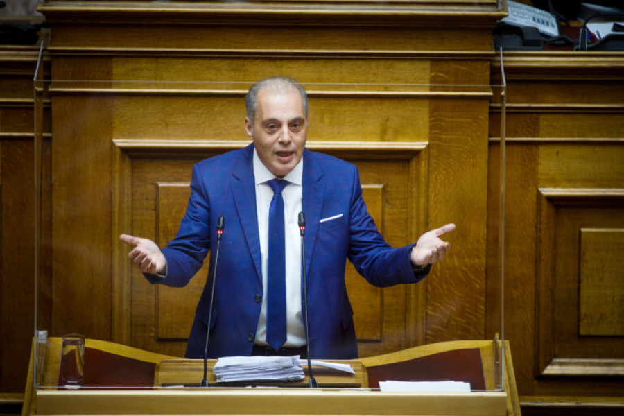 Η Βουλή αποφάσισε την άρση ασυλίας του Βελόπουλου