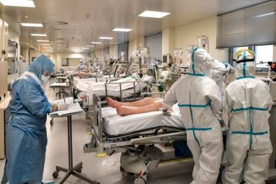 «Τρομάζει» η αύξηση σε εισαγωγές και διασωληνώσεις στα νοσοκομεία