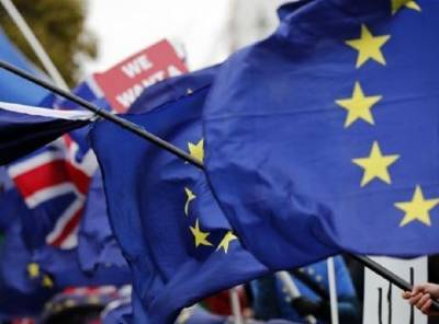 Brexit: Δεύτερο δημοψήφισμα ζητούν τα μικρότερα κόμματα της αντιπολίτευσης