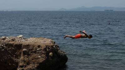 Σε ποια σημεία της Αττικής απαγορεύεται η κολύμβηση