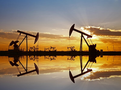 Ισορροπεί μεταξύ προσφοράς και ζήτησης το πετρέλαιο-«Εκτοξεύεται» το φυσικό αέριο