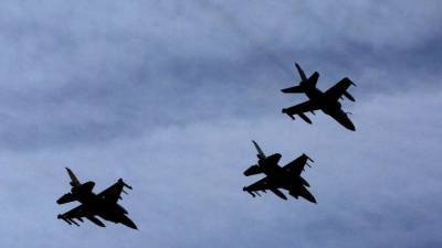 Συνεχίζονται οι παραβιάσεις και εικονικές αερομαχίες στο Αιγαίο
