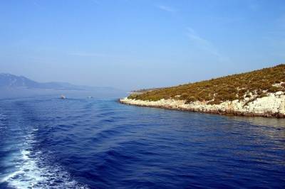 Ένταση στο Αιγαίο: Τούρκοι λιμενικοί πήγαν να ανατρέψουν σκάφος ψαρά