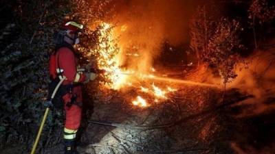 Ισπανία: Χιλιάδες εγκαταλείπουν τα σπίτια τους-Μαίνεται η πυρκαγιά
