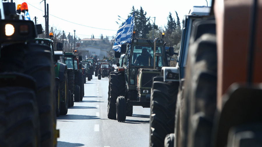 Αγρότες: Συνοδεία της αστυνομίας η κάθοδος των τρακτέρ στην Αθήνα