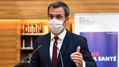 Υπουργός Υγείας Γαλλίας: Μάσκα με κάθε τίμημα, παρά τον καύσωνα
