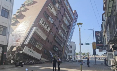 Φονικός σεισμός 7,7 Ρίχτερ στην Ταϊβάν: Κατέρρευσαν κτίρια, δεκάδες μετασεισμοί