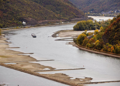 Τα γερμανικά ποτάμια εκπέμπουν σήμα κινδύνου: Χαμηλή στάθμη, ξηρασία