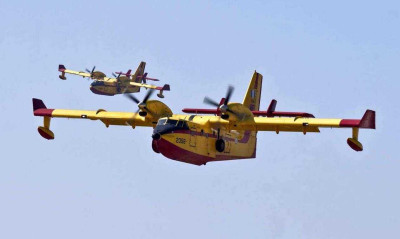 Φωτιές στην Αλβανία: Η Ελλάδα έστειλε δυο Canadair