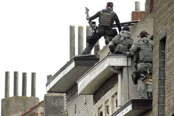 Συλλήψεις υπόπτων για τρομοκρατία και στην Ολλανδία