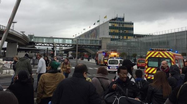 Εκκενώθηκε το αεροδρόμιο Ορλί στο Παρίσι μετά από πυροβολισμούς