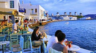ΑΑΔΕ: Με «σκονάκι» οι ελεγκτές για τον ΦΠΑ σε εστίαση-τουρισμό