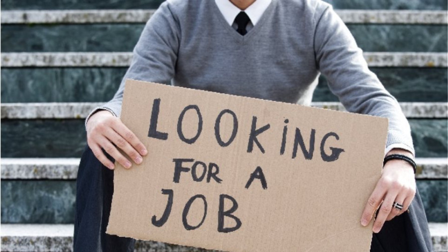 ΔΥΠΑ: Μειώθηκαν σε 900 χιλιάδες οι εγγεγραμμένοι άνεργοι τον Οκτώβριο