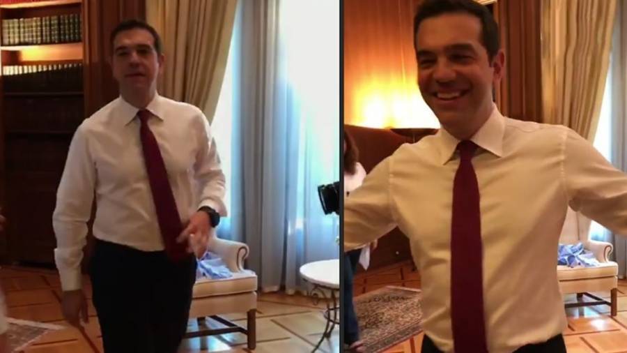 «Αποκαλυπτικό backstage video»: Ποιος έδεσε τη γραβάτα του πρωθυπουργού;