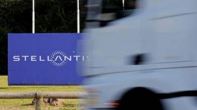 Stellantis: Δύο εργοστάσια διακόπτουν την παραγωγή τους λόγω έλλειψης τσιπ