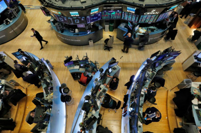 Η χειρότερη συνεδρίαση σε «βάθος» 6μήνου για τον Dow Jones